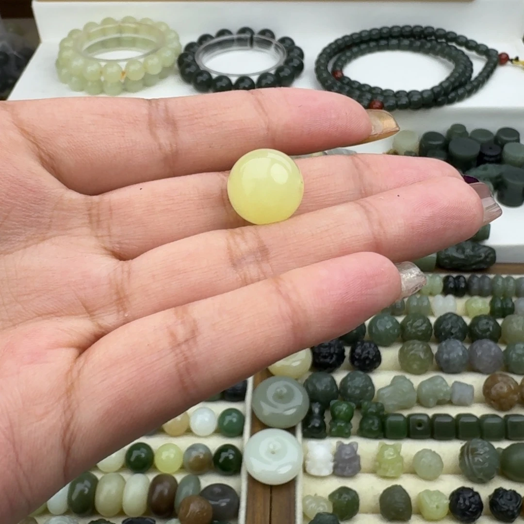 猪***割和田玉未镶嵌珠宝半成品和田玉若羌黄口单珠14