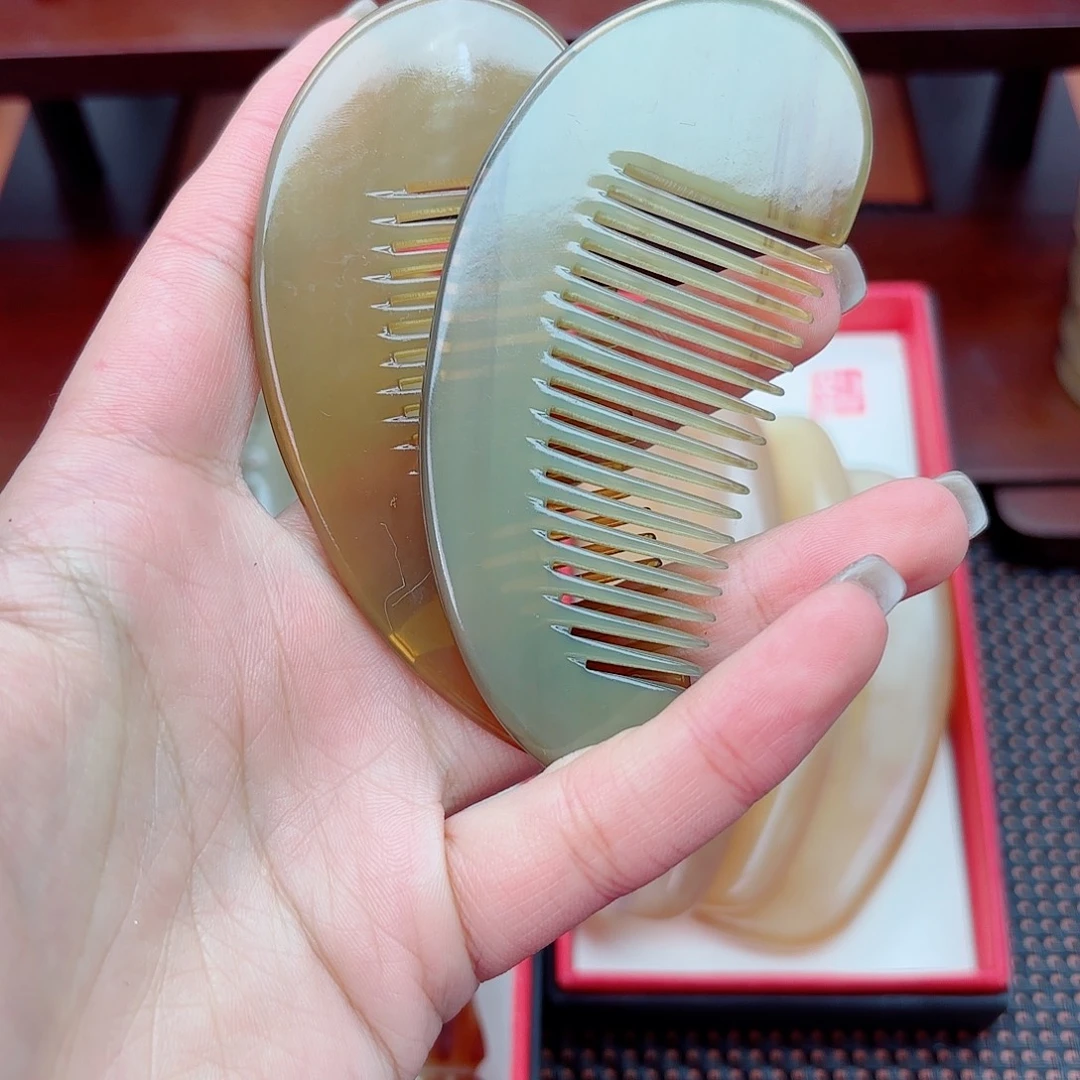 纯手工制作纯牛角梳子