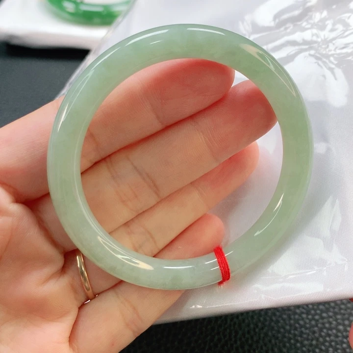 翡翠手镯未镶嵌53圆
