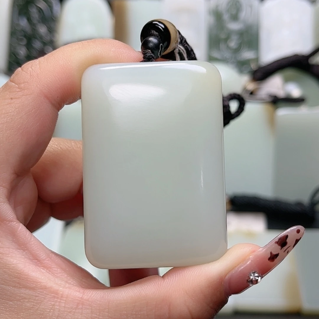 【闪购商品】颈饰未镶嵌和田玉家**情