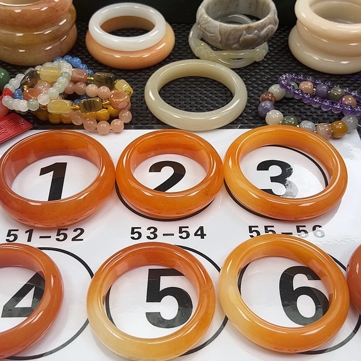 桉***鱼未镶嵌手镯石英岩玉