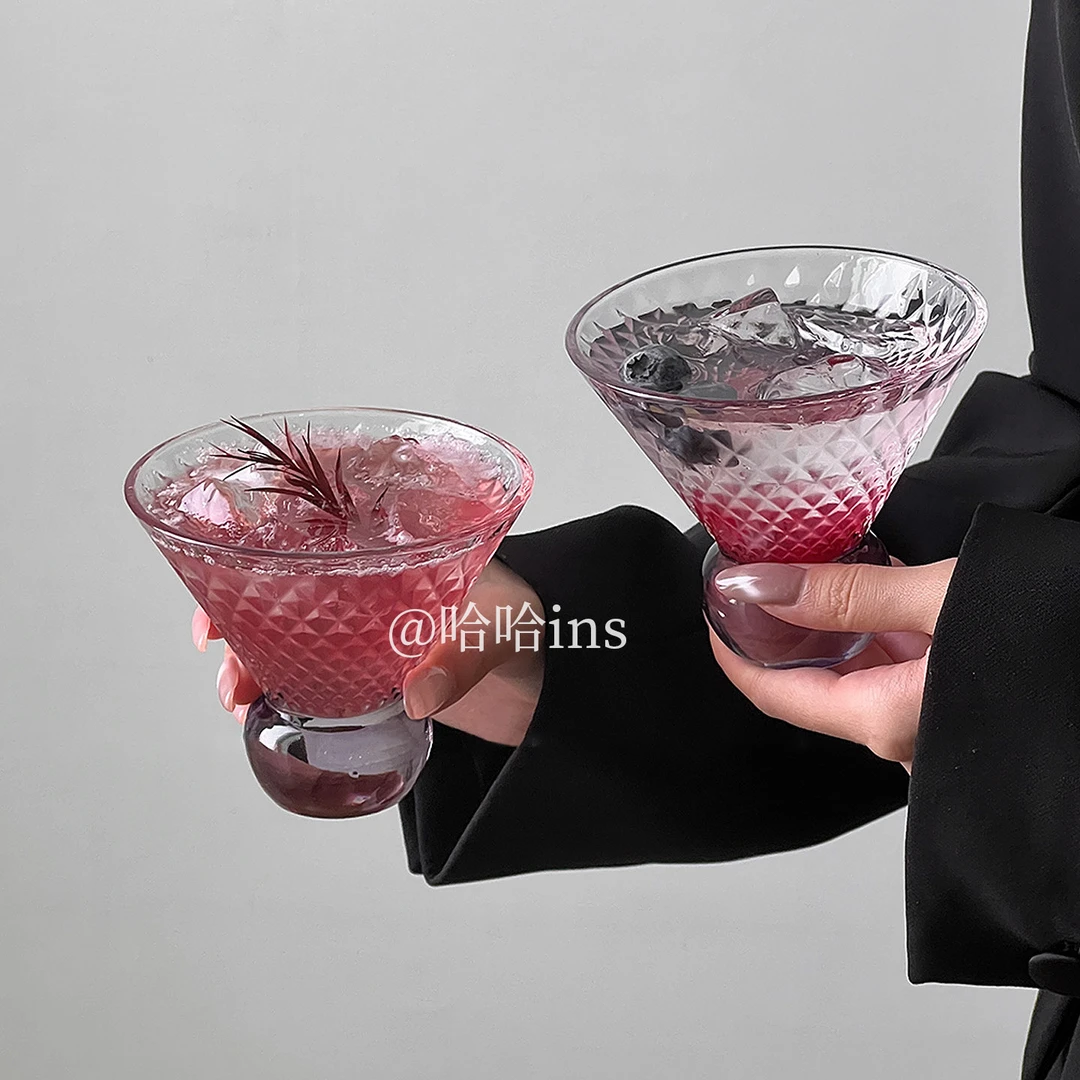 简约三角酒杯高颜值圆脚玻璃杯微醺白酒杯菱格纹鸡尾酒杯甜酒杯子