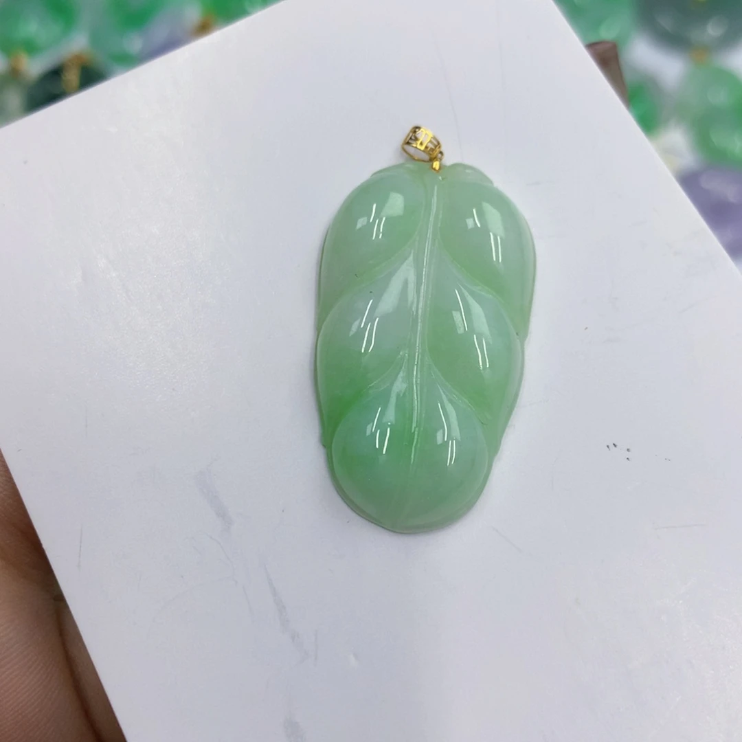 颈饰18K金镶嵌翡翠翡翠