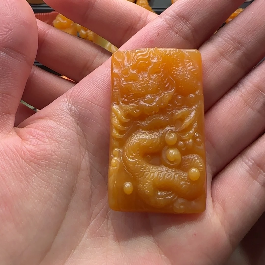 石英质玉未镶嵌颈饰