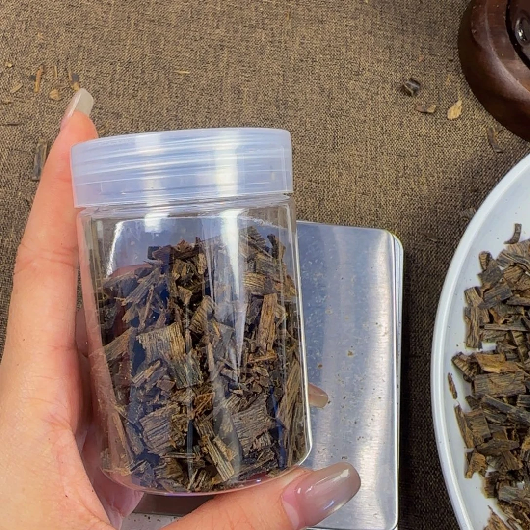 一***陋树皮油老树，花香果香凉韵感