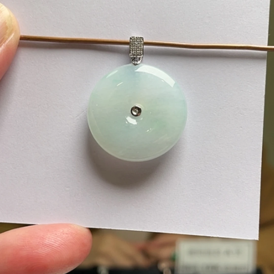 【闪购商品】吊坠(不含链)18K金镶嵌翡翠