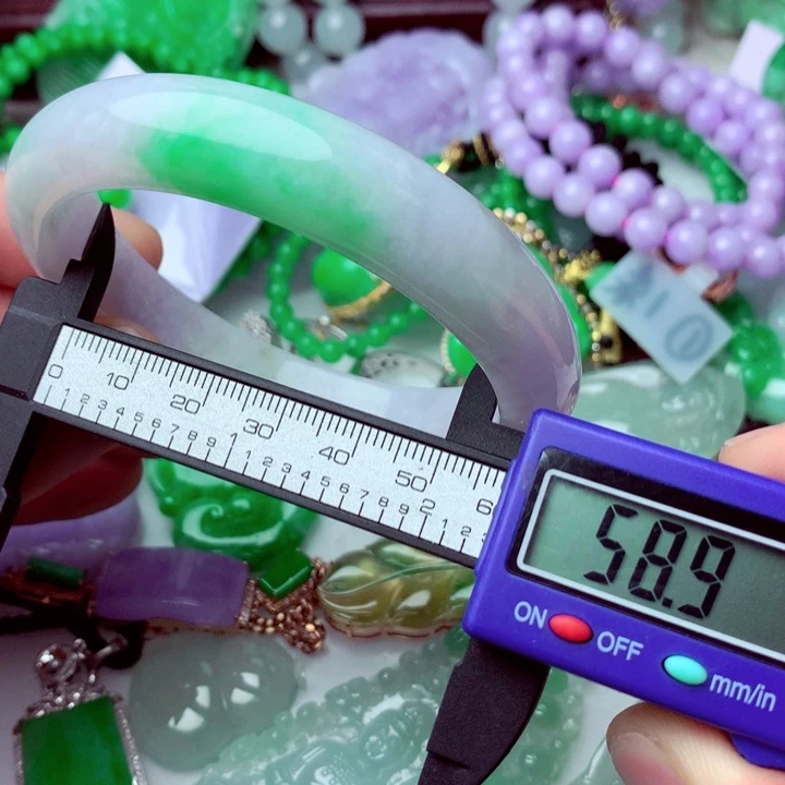 翡翠手镯未镶嵌a货