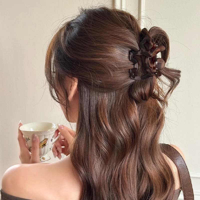 可爱小狗高马尾抓夹女2025新款高级感鲨鱼夹发量少半扎发夹后脑勺
