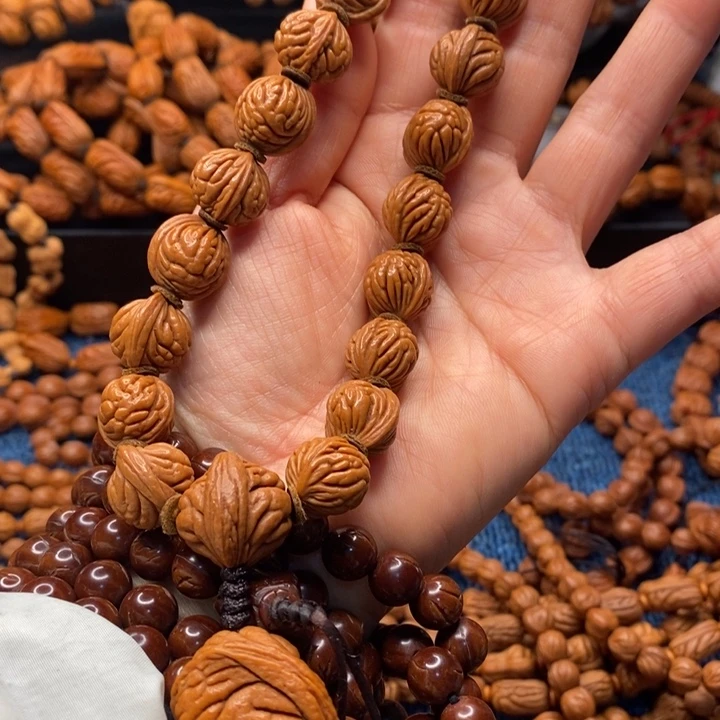 秦岭山脉龙纹桃核豹子头