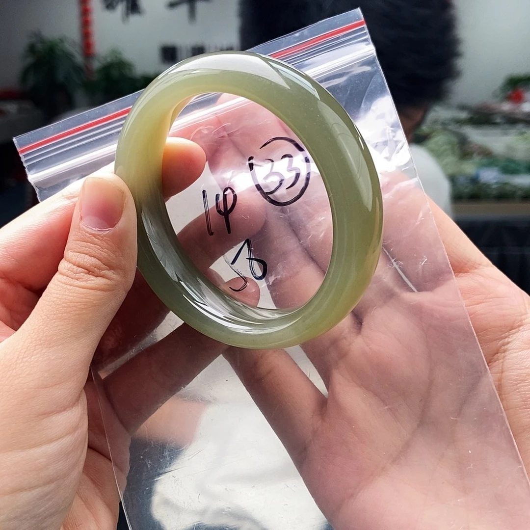 和田玉未镶嵌手镯拍一发一