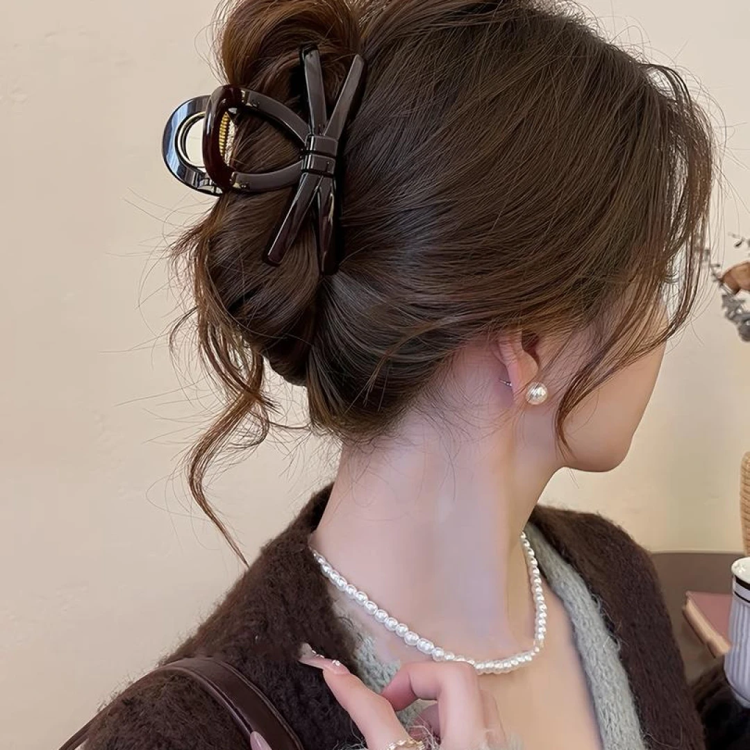 欧茉原创巧克力色蝴蝶结2025新款高级感鲨鱼夹子发夹A8059