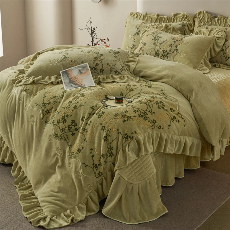 法式高档加厚雕花牛奶绒四件套夹棉床盖款韩式双面绒加厚花边被套