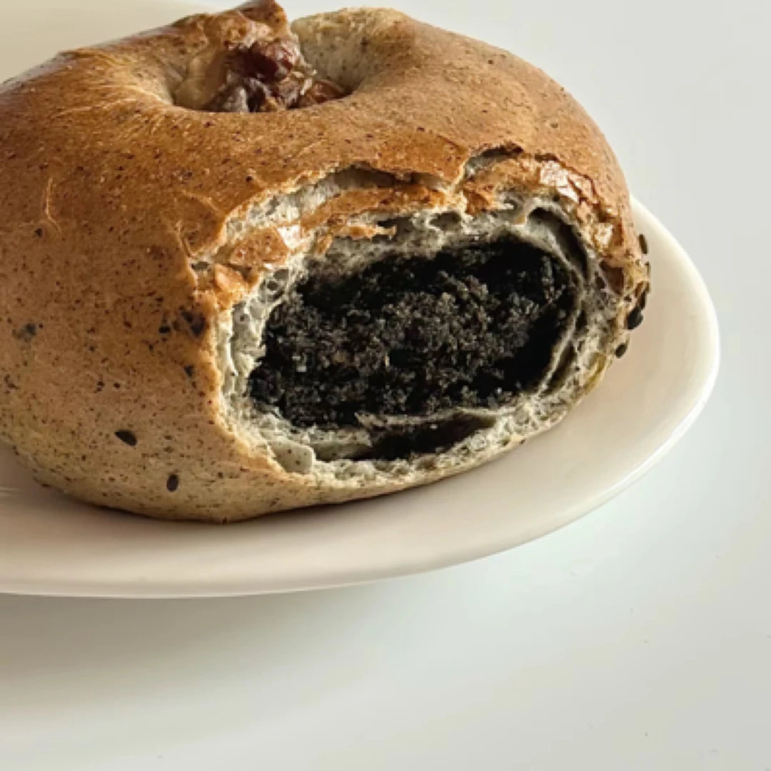 黑芝麻奶酥馅贝果