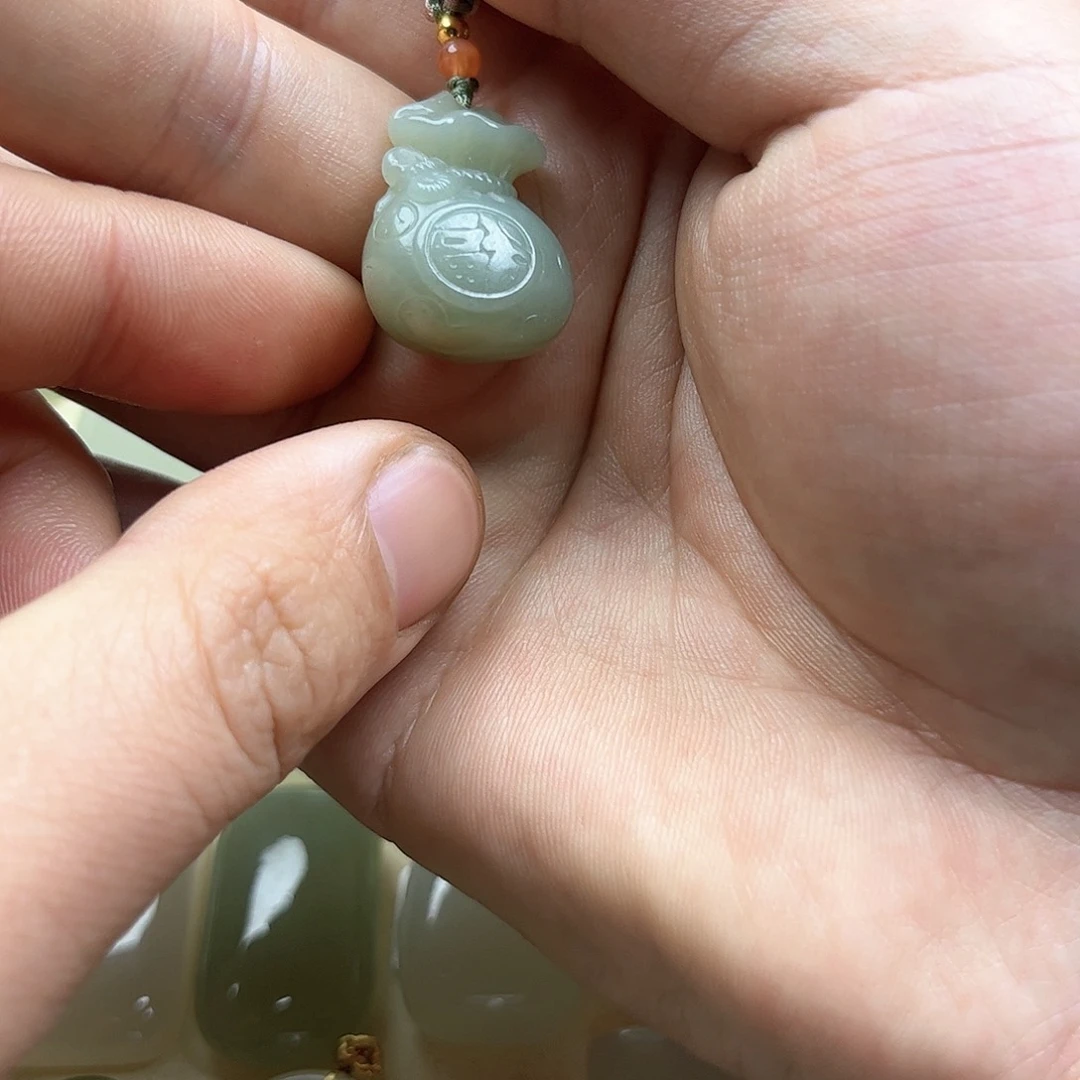 和田玉挂件未镶嵌