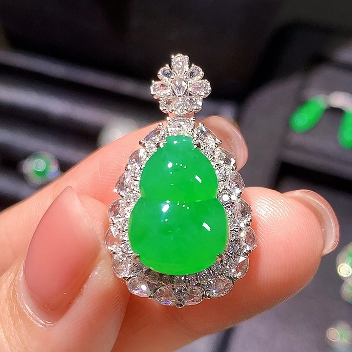 翡翠18K金镶嵌吊坠(不含链)