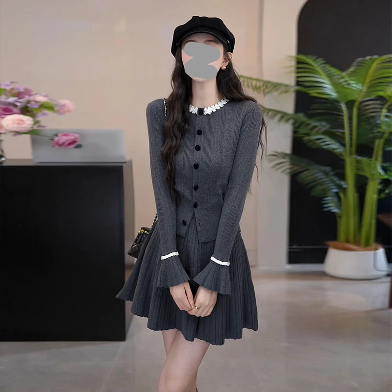 2025秋季新款复古文艺气质学院风套装女生针织衫高级感短裙两件套