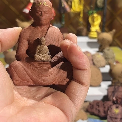 泥塑红**妮瑶池悟空瑕疵款加雍正小悟空