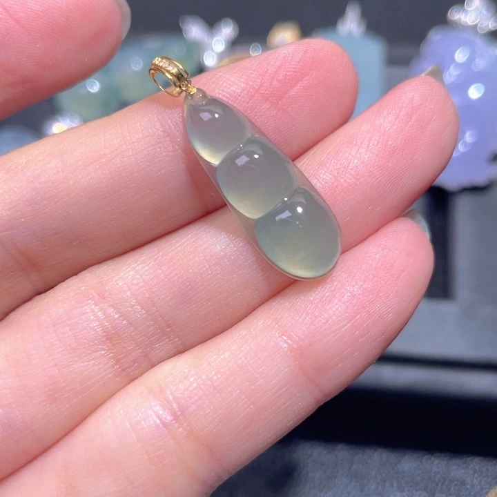 颈饰18K金镶嵌翡翠翡翠