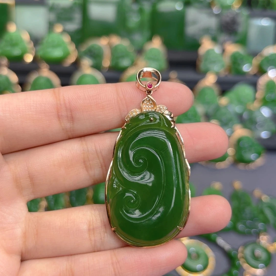 颈饰18K金镶嵌和田玉（碧玉）现***会