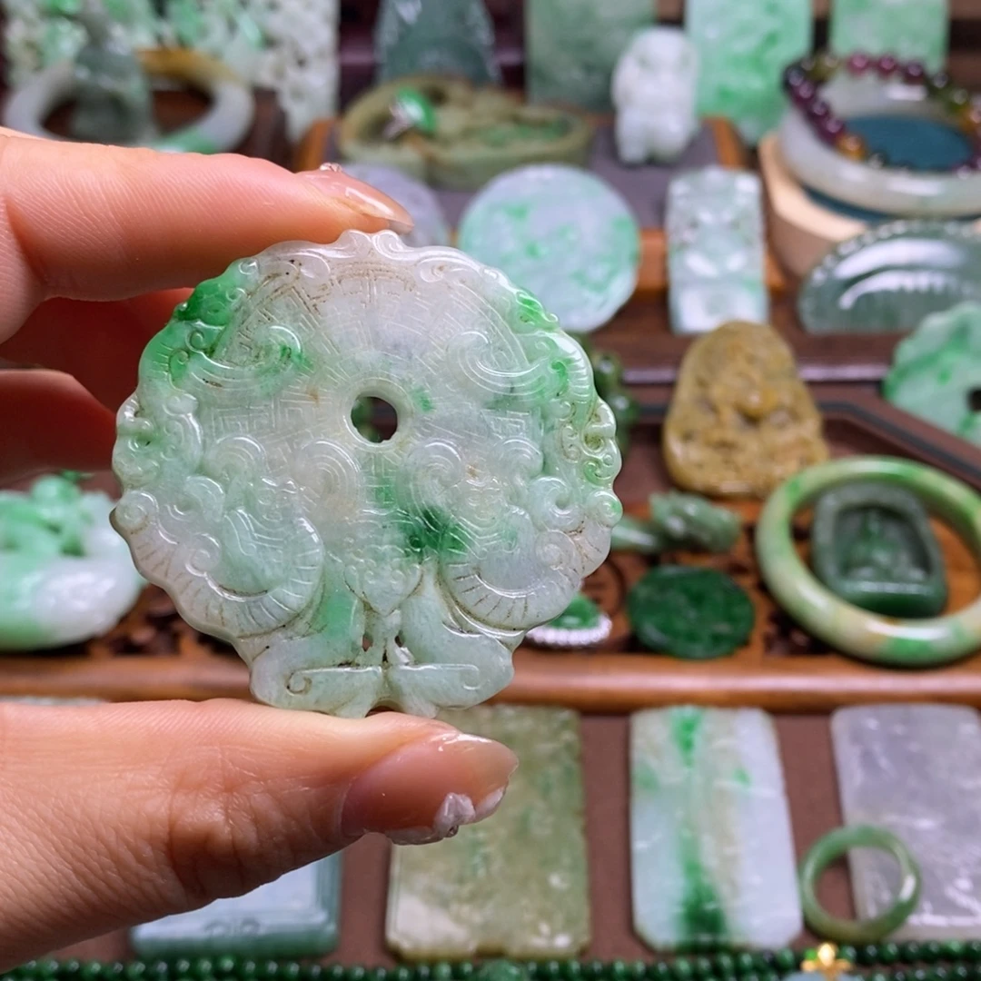 翡翠未镶嵌颈饰11111111111111111