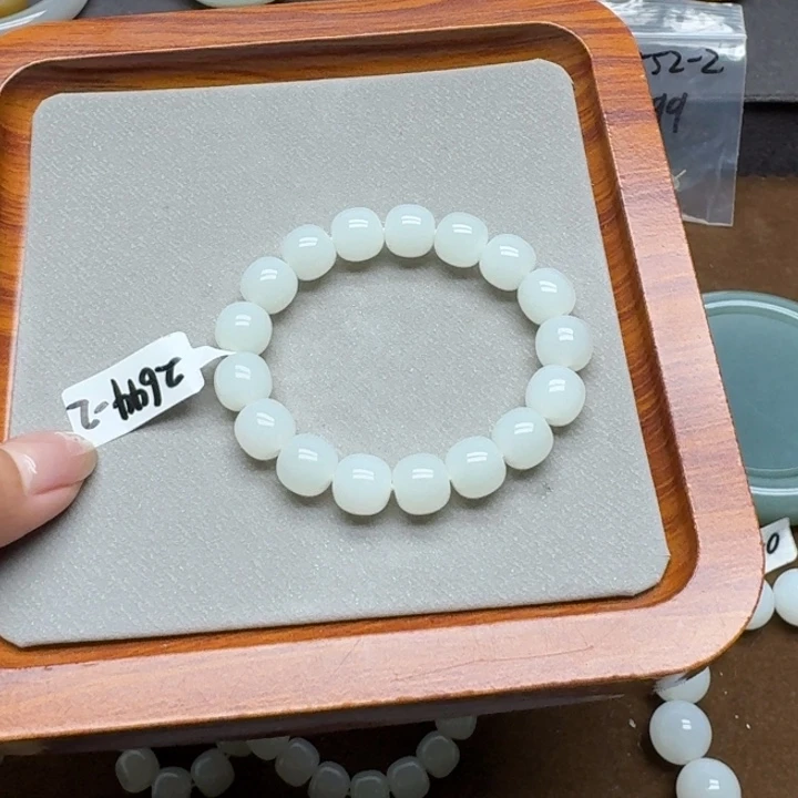 和田玉未镶嵌手串