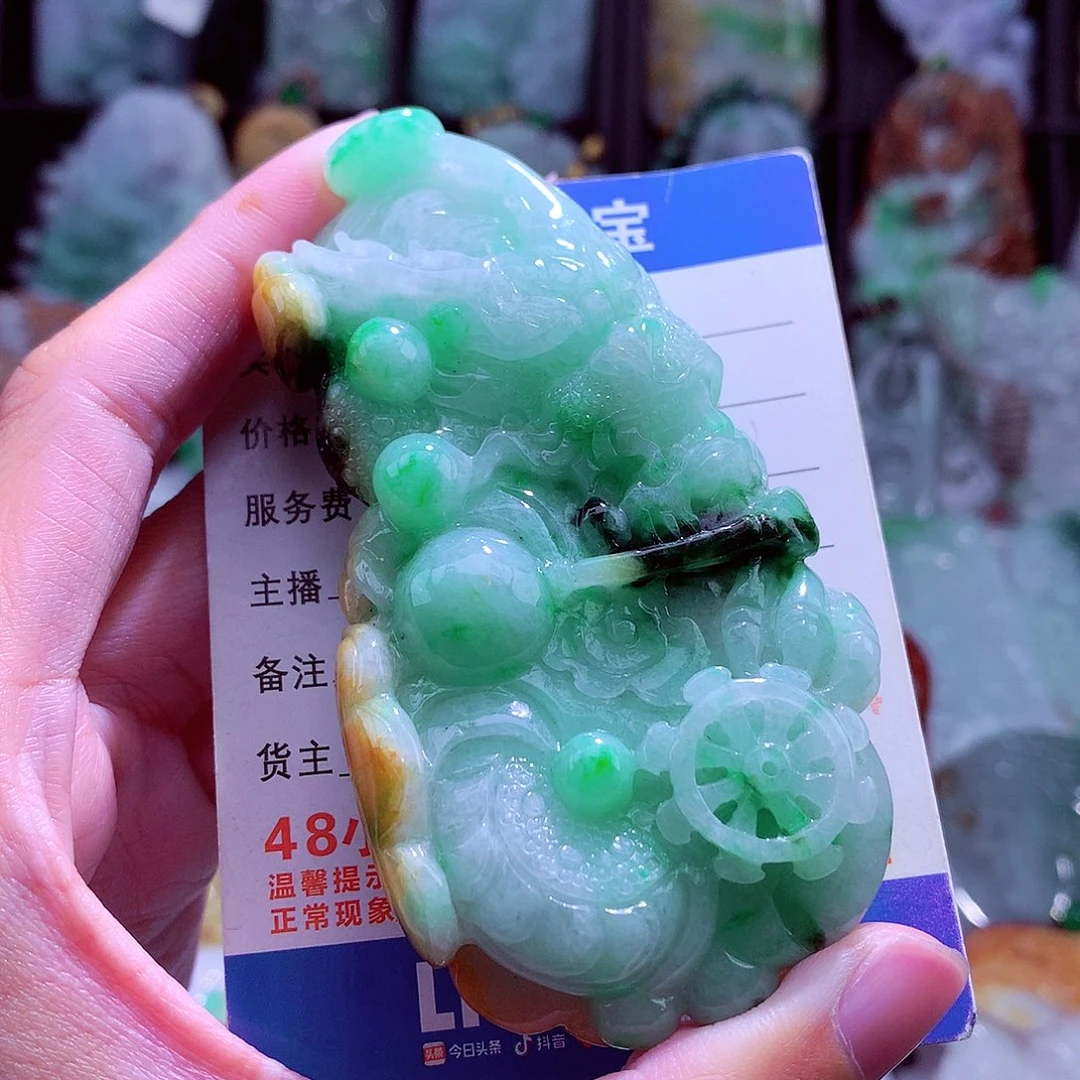 颈饰未镶嵌翡翠天然