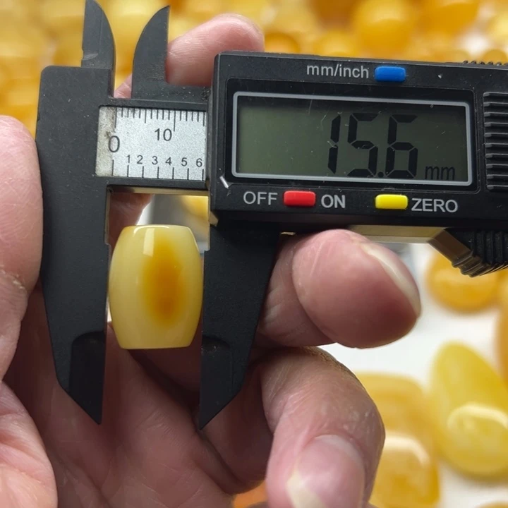 琥珀（矿物珀）未镶嵌裸石