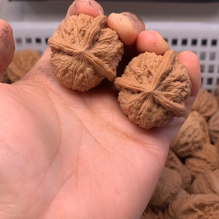 顺***张吊坠文玩核桃文玩核桃