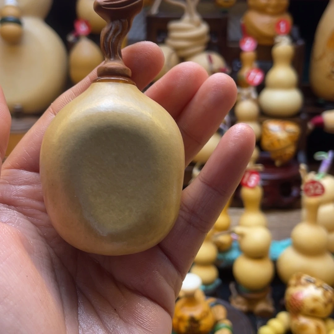 @**生葫芦等多种颜色的花鸟图案组成的