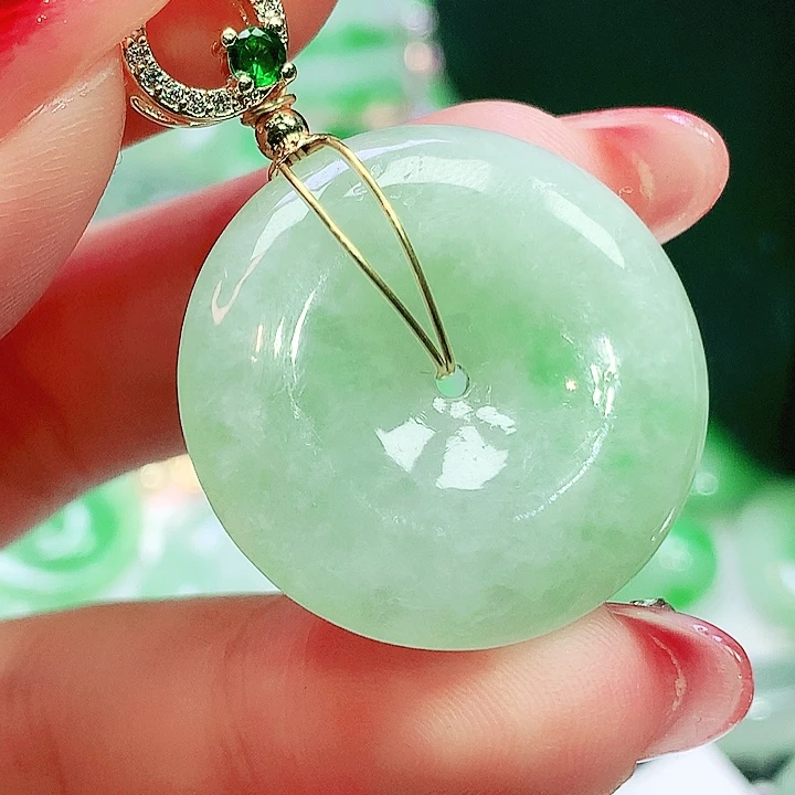 翡翠未镶嵌项圈翡翠