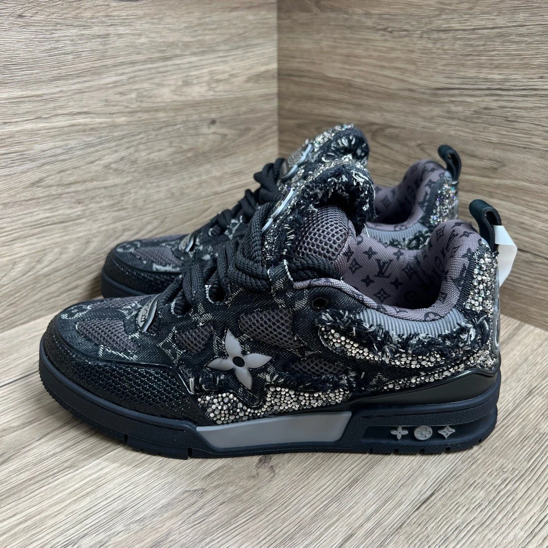 未使用 LouisVuitton/路易威登  Skate 黑色水钻面包鞋 43码
