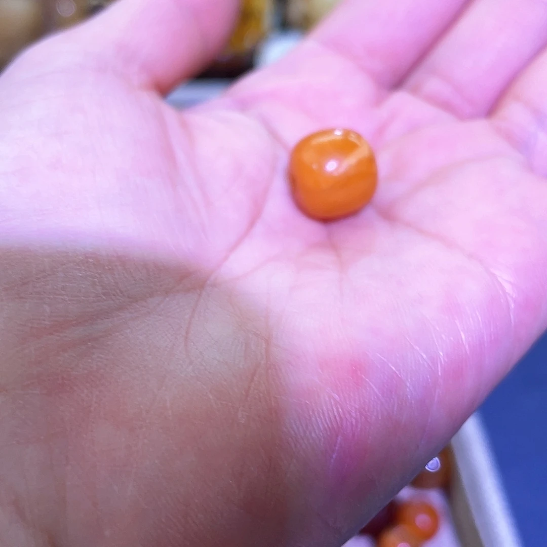 琥珀颈饰未镶嵌?****?蜜蜡珠