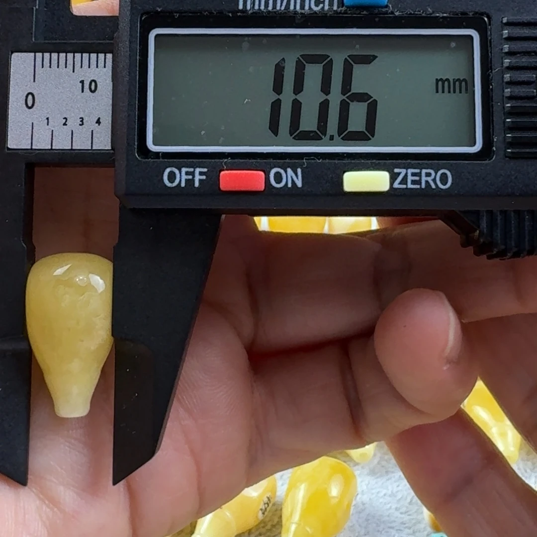 蜜蜡未镶嵌裸石38杂