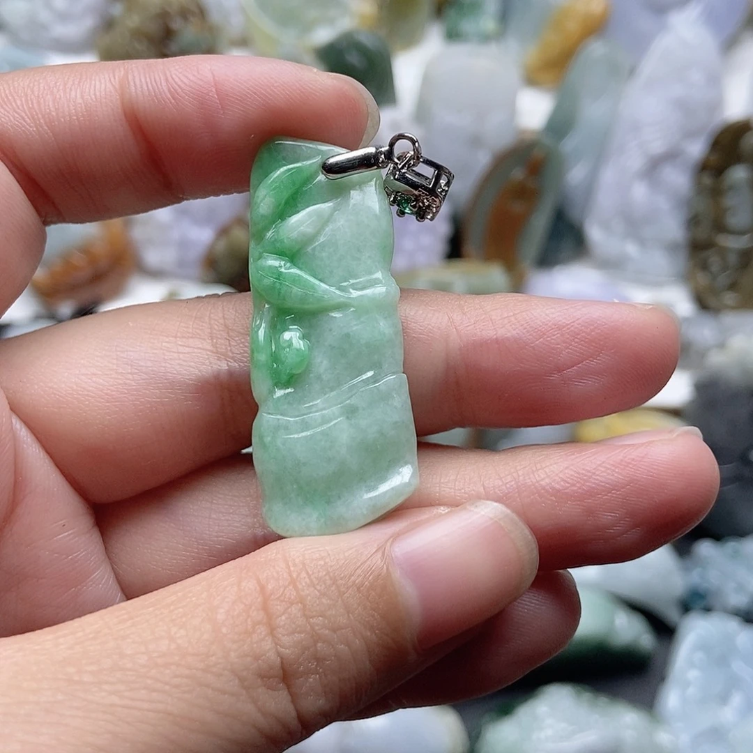 翡翠未镶嵌颈饰翡翠