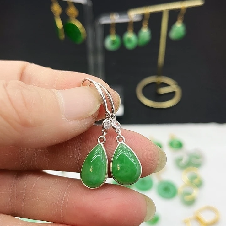 银S925镶嵌翡翠耳饰