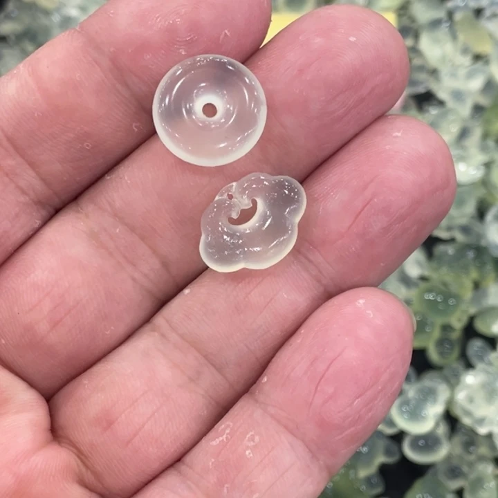 蛇纹石玉合金颈饰