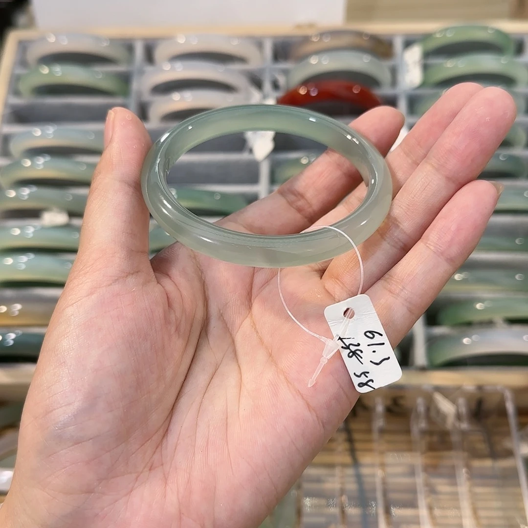 玛瑙/玉髓手镯未镶嵌圈口61.3