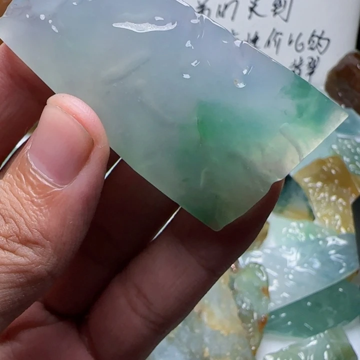 乾***行定制翡翠未镶嵌不包工