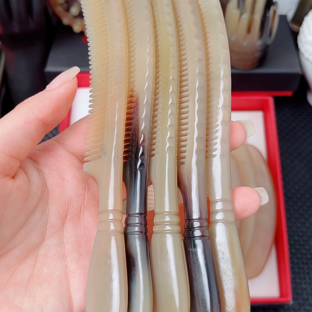 纯手工制作纯牛角梳子