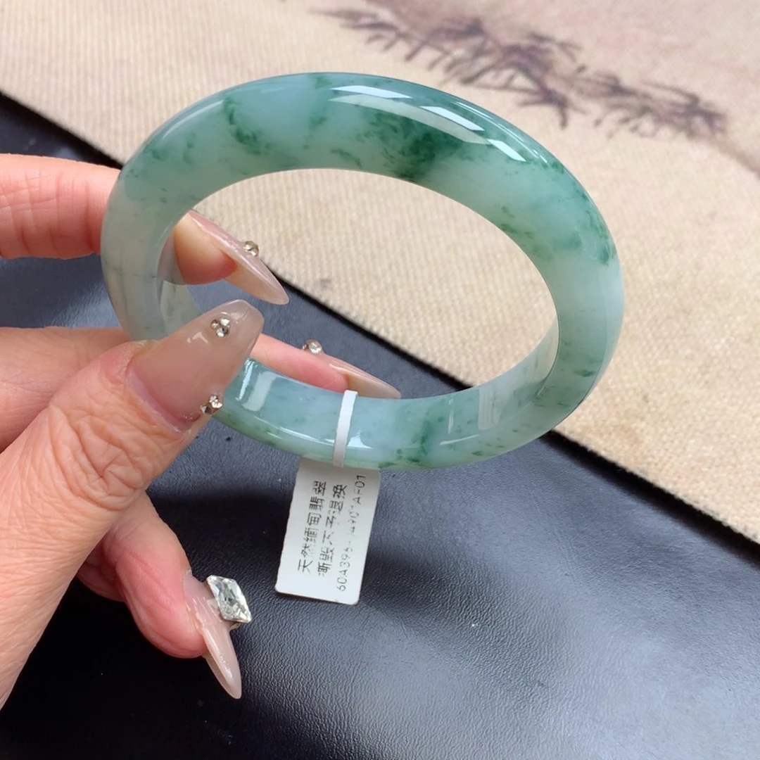 未镶嵌手镯翡翠缅甸翡翠手镯