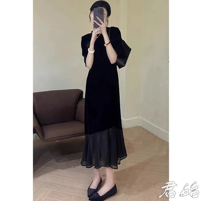 法式赫本风高级感小黑裙网纱拼接气质连衣裙女夏季温柔系显瘦长裙