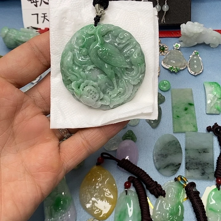 翡翠未镶嵌吊坠(不含链)