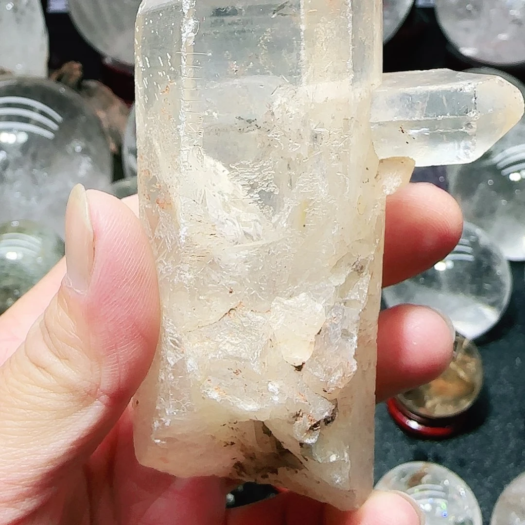 原石未镶嵌水晶天然