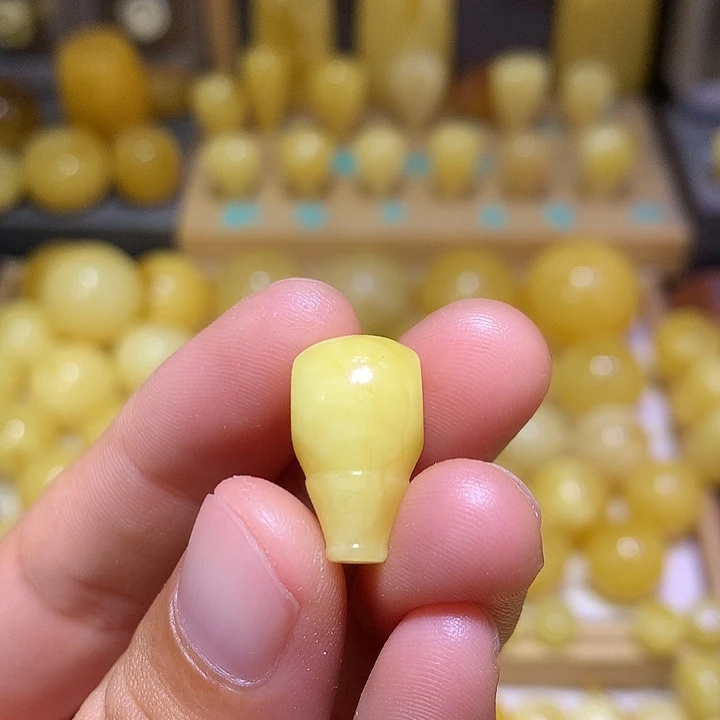 你****裸石蜜蜡未镶嵌天然俄料浓白花蜜蜡精工三通10.5