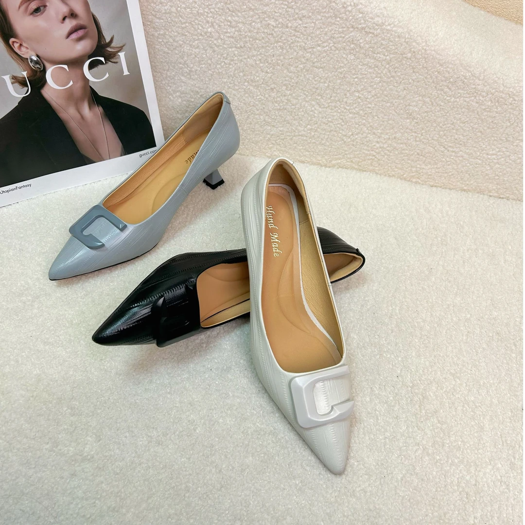 【鞋神专属】5cm尖头鳗鱼纹金属扣牛皮浅口中跟单鞋109-122