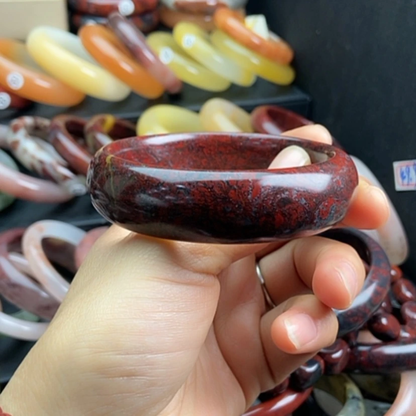 【闪购商品】石英质玉手镯未镶嵌半***水