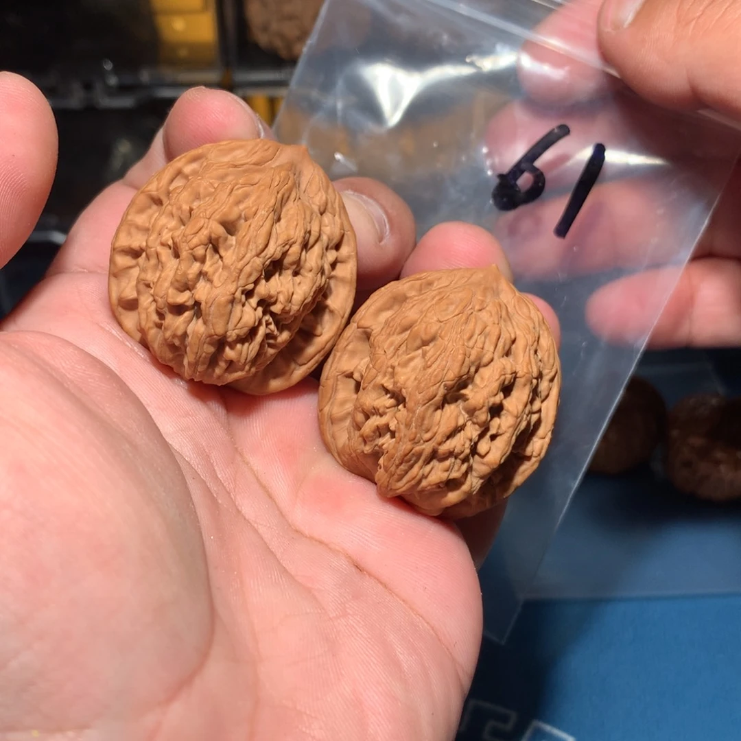 文玩核桃吊坠麦虎 61