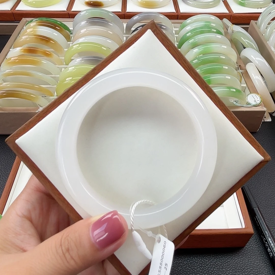 和田玉手镯未镶嵌58