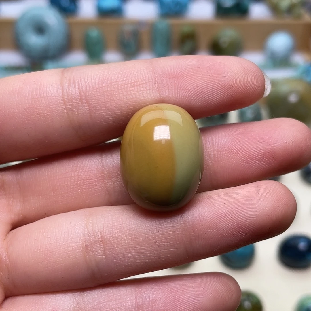 三***寿绿松石未镶嵌绿松石