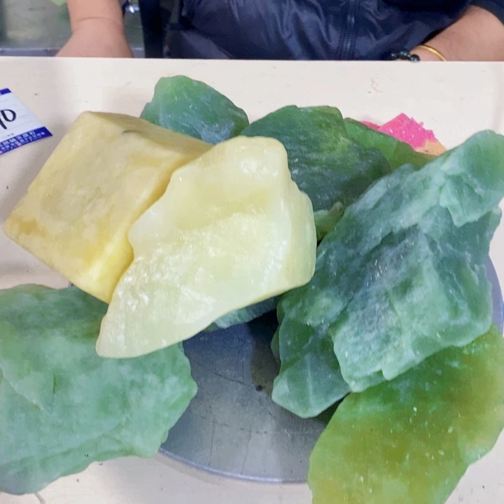 未镶嵌岫玉珠宝奇石